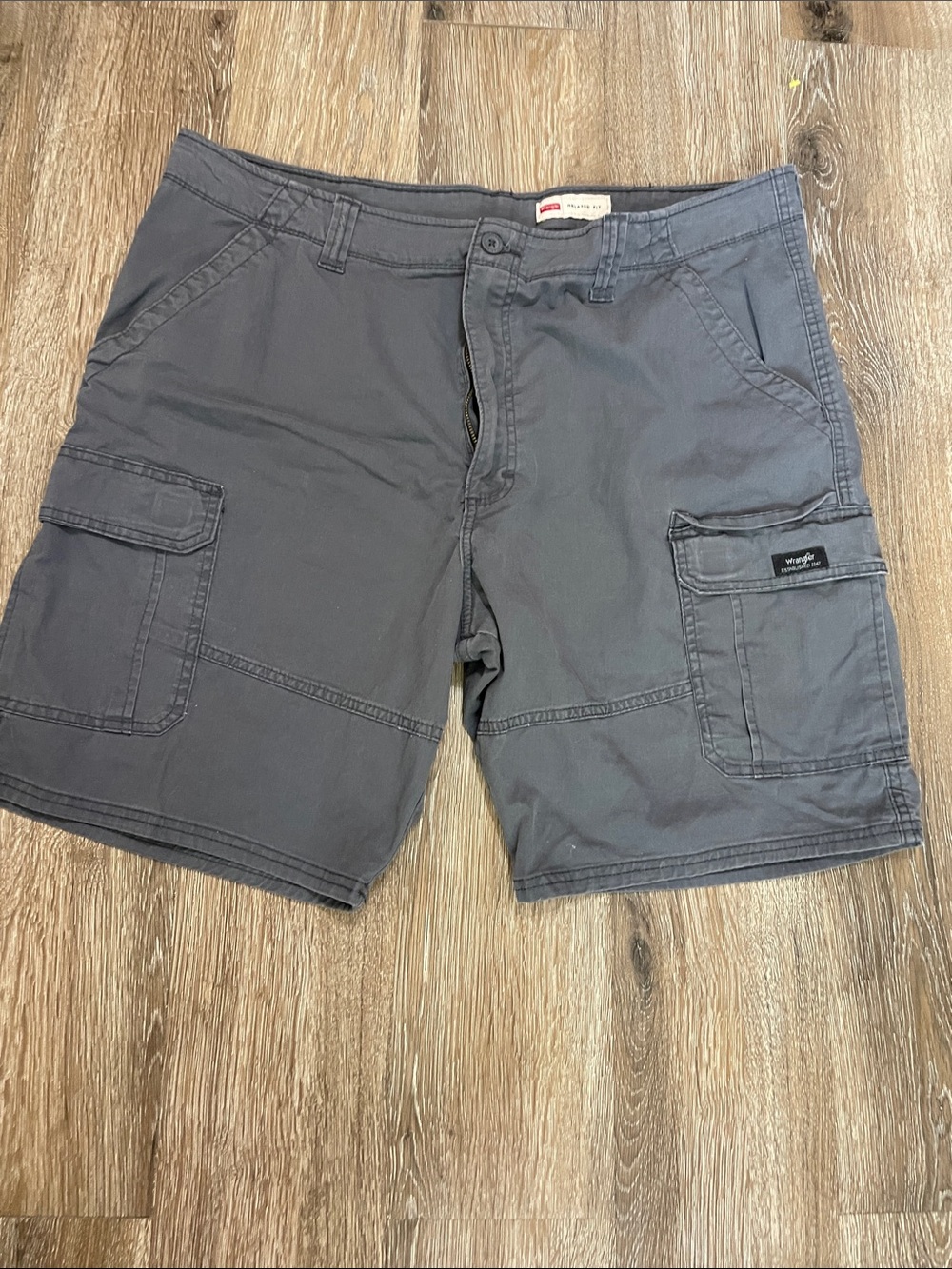 Wrangler Men’s Gray Cargo Shorts